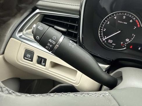 Certified 2023 Cadillac XT5 Premium Luxury AWD/4WD image 42