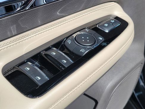 Used 2021 Lincoln Corsair FWD w/ Rear Removable Package Tray image 26