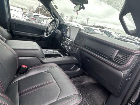 Used 2022 Ford Expedition Max Limited image 17
