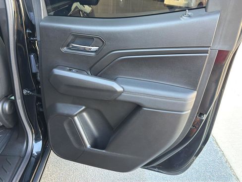 Used 2024 Chevrolet Colorado LT w/ LT Convenience Package RWD image 15