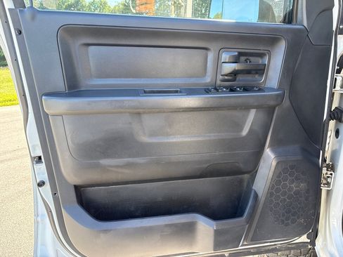 Used 2012 RAM 2500 ST w/ Chrome Appearance Group AWD/4WD image 10