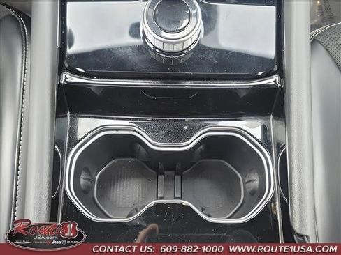 Used 2023 Jeep Grand Cherokee Altitude image 27