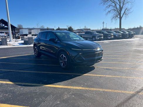 New 2026 Chevrolet Equinox EV LT w/ LPO, All-Weather Mat Package image 7