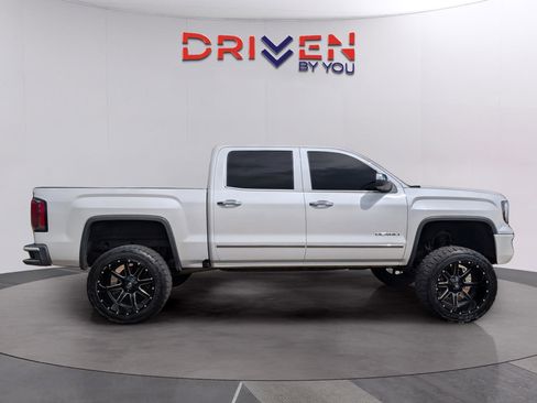 Used 2017 GMC Sierra 1500 Denali w/ Denali Ultimate Package AWD/4WD image 6