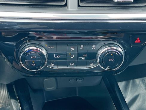 Used 2025 Chevrolet Trax RS w/ Driver Confidence Package image 16