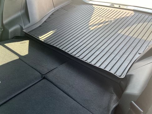 Used 2022 Toyota Venza image 13