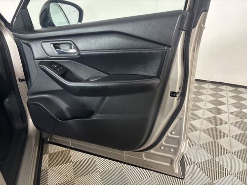 Used 2025 Nissan Rogue SL w/ Tech Package image 29