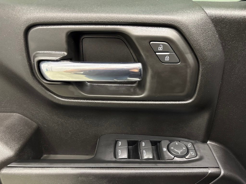 Used 2023 Chevrolet Silverado 1500 Custom AWD/4WD image 17
