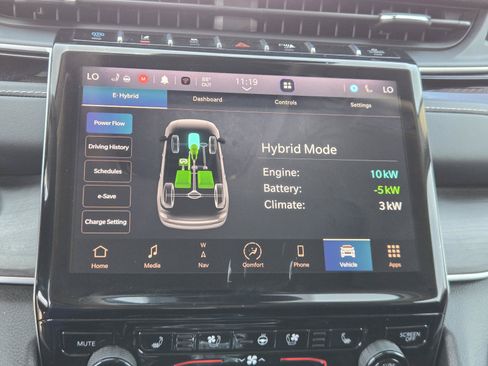 Certified 2023 Jeep Grand Cherokee 4WD 4xe w/ Luxury Tech Group II image 11