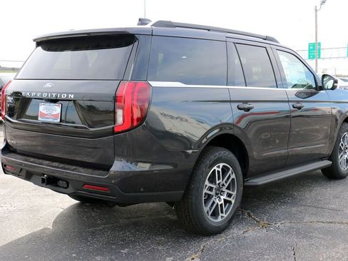 New 2025 Ford Expedition Active image 5