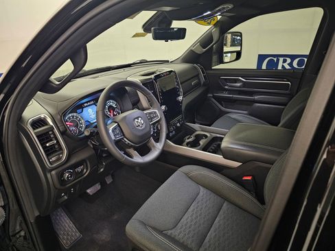 Used 2025 RAM 1500 Big Horn AWD/4WD image 3