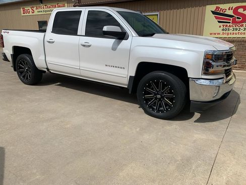 Used 2017 Chevrolet Silverado 1500 LT w/ All Star Edition AWD/4WD image 1