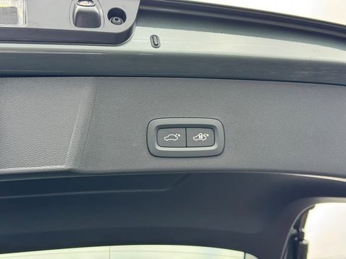 New 2026 Volvo XC40 B5 Ultra w/ Climate Package image 16