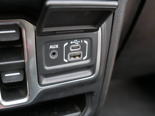 Used 2024 Jeep Wrangler Unlimited Sahara w/ Safety Group AWD/4WD image 31