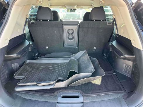 Used 2020 Nissan Rogue SV FWD image 7