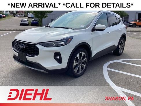 Used 2024 Ford Escape Platinum AWD/4WD image 3