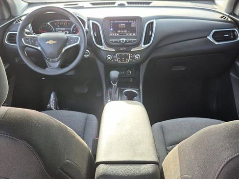 Used 2024 Chevrolet Equinox LT FWD image 17
