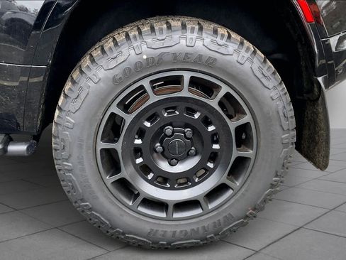 New 2026 Land Rover Defender 110 OCTA image 14