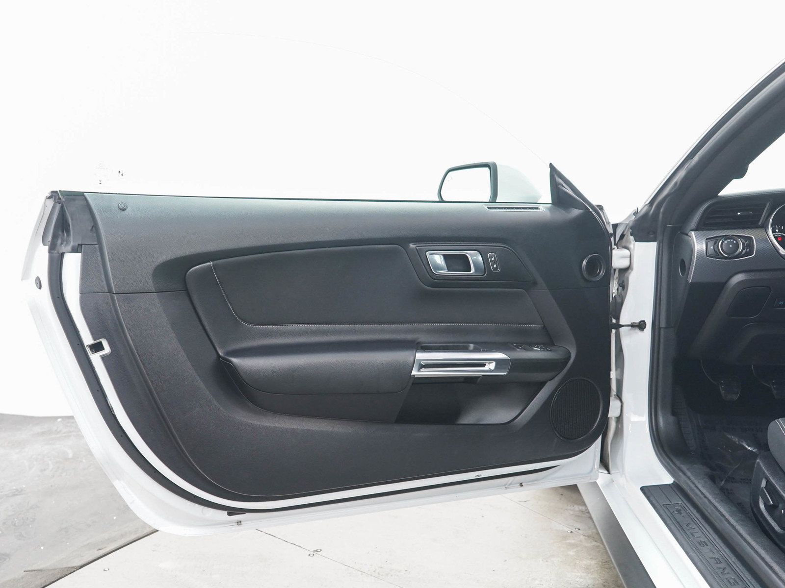 Used 2022 Ford Mustang GT RWD image 16