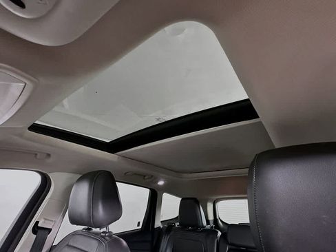 Used 2017 Ford Escape Titanium w/ Equipment Group 301A AWD/4WD image 31