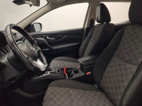 Used 2021 Nissan Rogue Sport SV FWD image 17