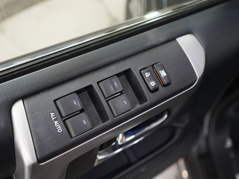 Used 2015 Toyota 4Runner Limited AWD/4WD image 21