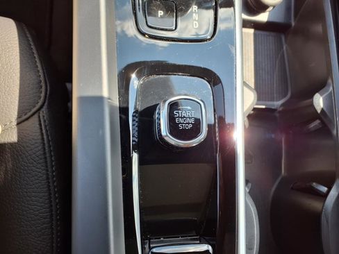 Used 2024 Volvo XC60 B5 Plus image 24