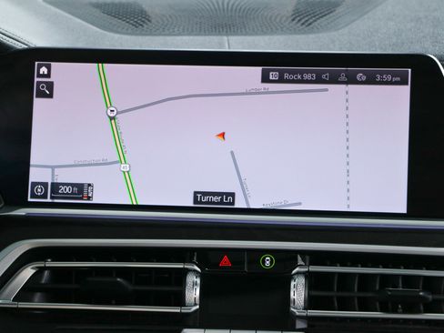 Used 2022 BMW X7 xDrive40i w/ Cold Weather Package image 18