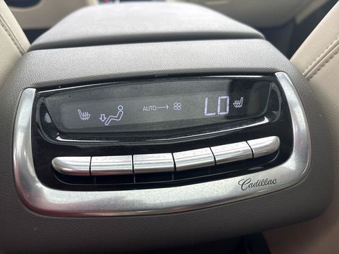 Used 2024 Cadillac XT6 Premium Luxury w/ Technology Package AWD/4WD image 33