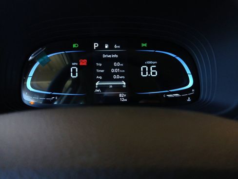 New 2025 Hyundai Venue SE image 19