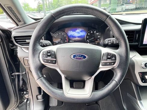 Used 2022 Ford Explorer XLT w/ Equipment Group 202A image 11