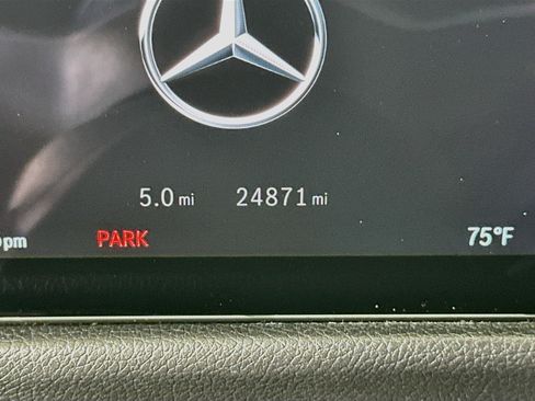 Used 2024 Mercedes-Benz GLB 250 w/ Exclusive Package image 19