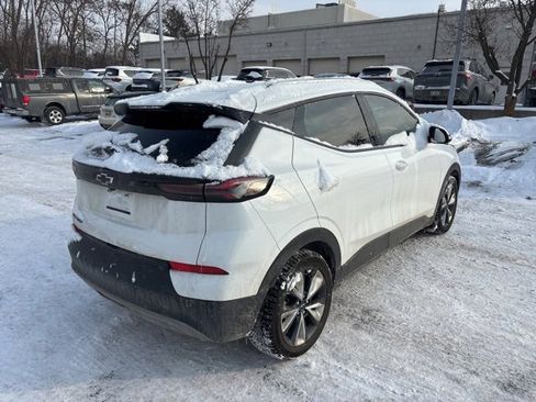 Used 2023 Chevrolet Bolt EUV LT w/ Convenience Package image 5