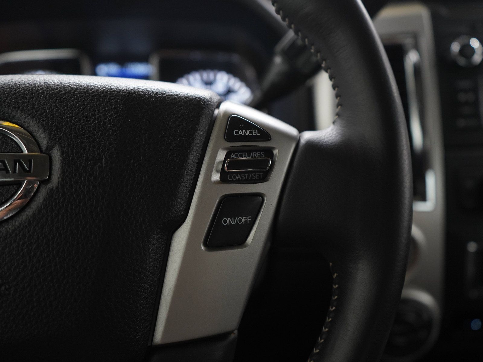 Used 2019 Nissan Titan PRO-4X w/ Pro-4x Convenience Package AWD/4WD image 25