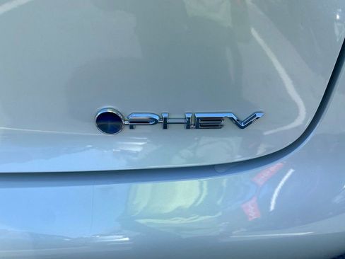 New 2026 Toyota Prius Plug-In Hybrid image 12