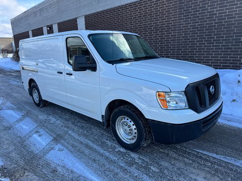 Used 2020 Nissan NV 2500 S image 23