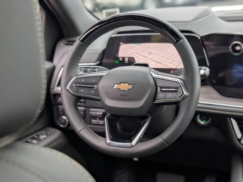 New 2025 Chevrolet Suburban Premier image 17