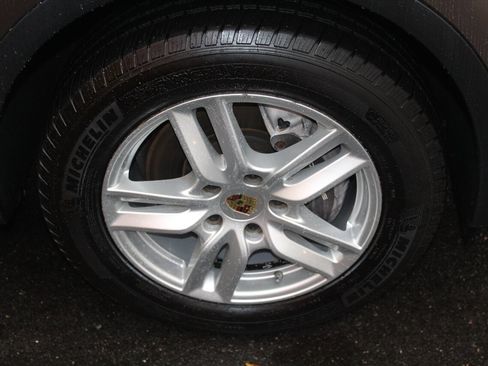 Used 2016 Porsche Cayenne image 28