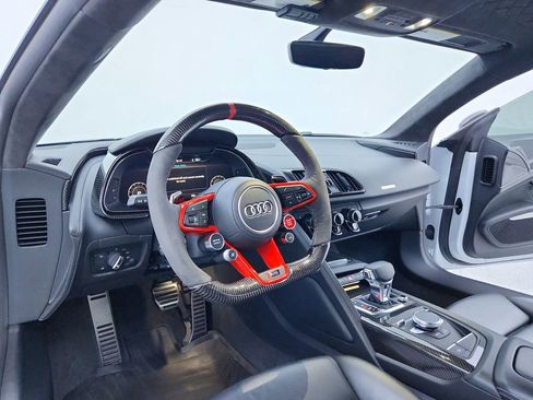 Used 2018 Audi R8 V10 plus image 18