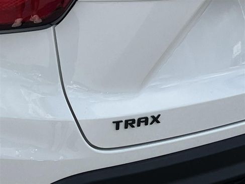 Used 2025 Chevrolet Trax RS w/ Driver Confidence Package FWD image 28
