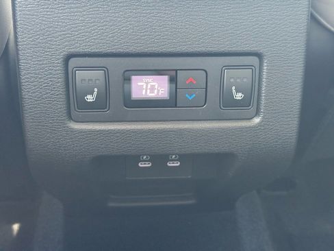 New 2025 Mitsubishi Outlander AWD image 21