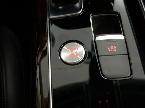 Used 2017 Audi A8 L 4.0T image 25