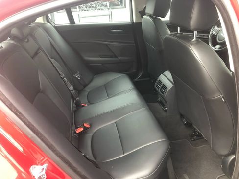Used 2018 Jaguar XE Premium RWD image 28
