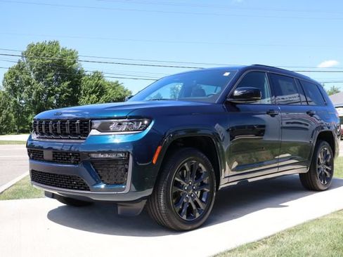 New 2026 Jeep Grand Cherokee L Limited AWD/4WD image 10