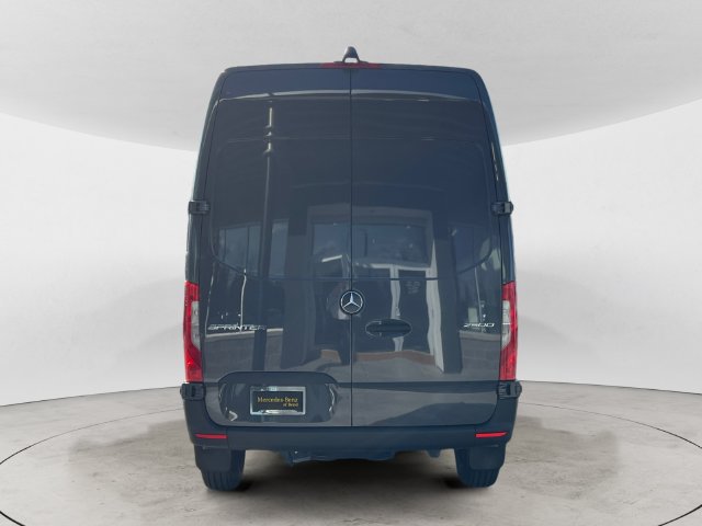 Used 2024 Mercedes-Benz Sprinter 2500 image 4