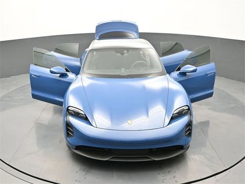 Used 2023 Porsche Taycan GTS image 32