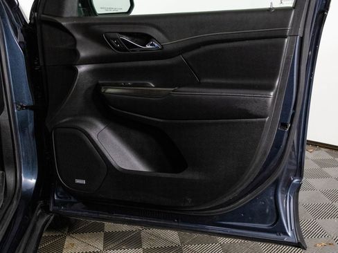 Used 2019 GMC Acadia SLT w/ LPO, Cargo Package image 41