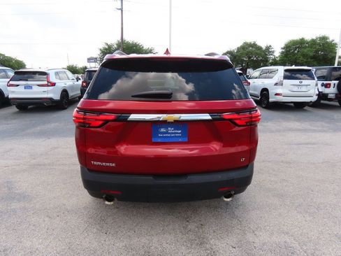 Used 2023 Chevrolet Traverse LT image 11