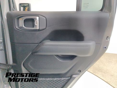 Used 2020 Jeep Wrangler Unlimited Sahara AWD/4WD image 29