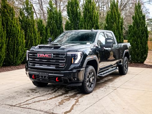 Used 2026 GMC Sierra 2500 AT4 w/ Max Trailering Package image 5